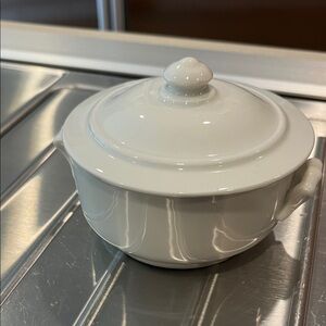 Elegant White porcelain Lidded sugar Bowl. Apilco. France.